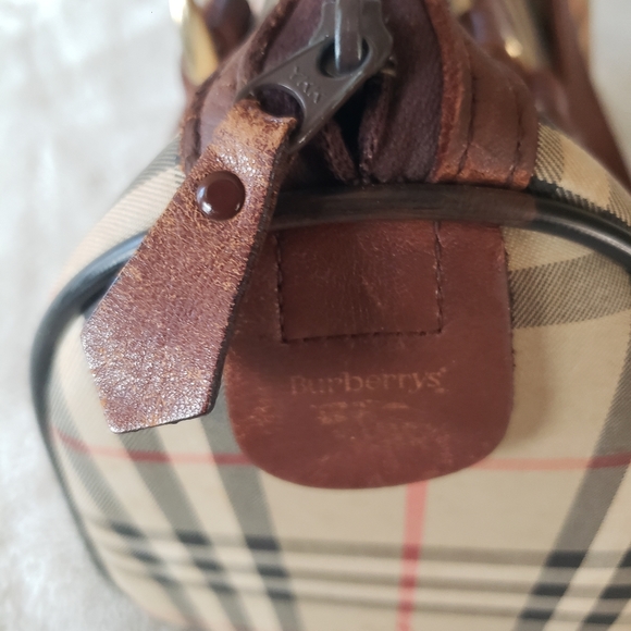 Burberrys Nova Check bag - Picture 14 of 15